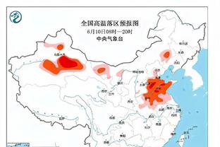 出手太少但真拼啊！陆文博半场1投0中仅得1分 但拼下8个篮板